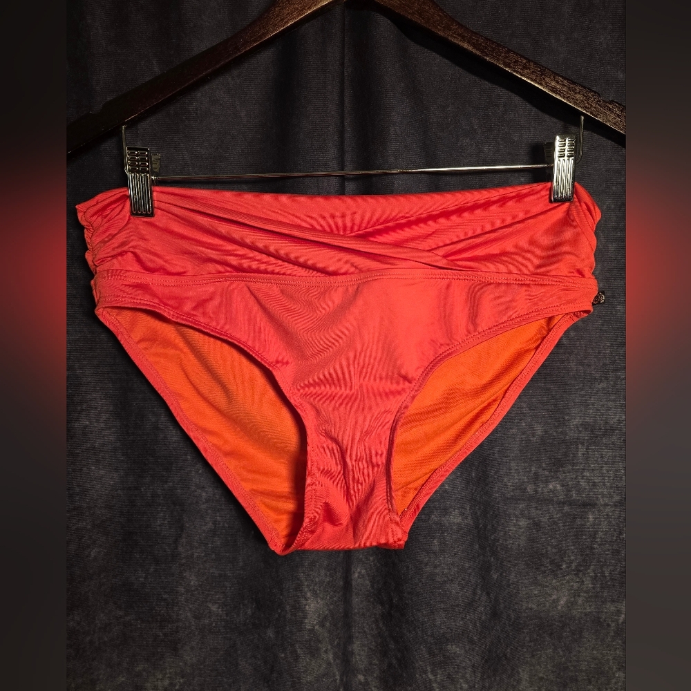 ✨️3/$25✨️ La Vie En Rose Vibrant Coral Swimsuit Bottoms